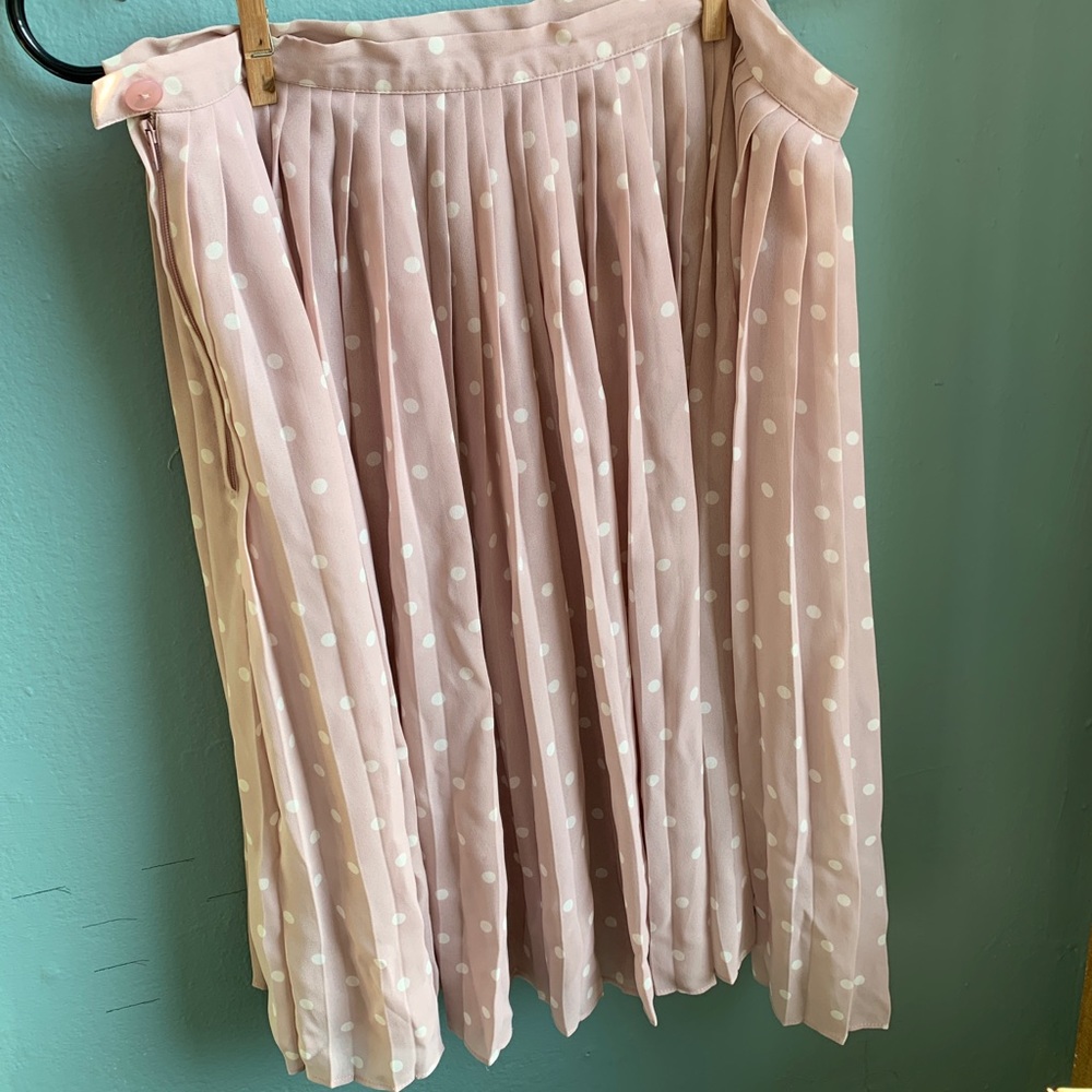 SOLD Light pink FLUTTERY pleated skirt polka dots